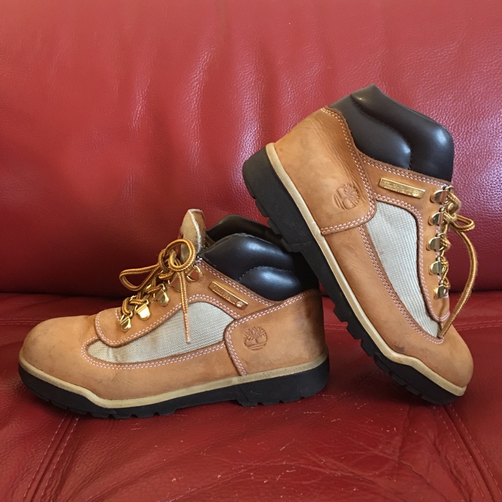 Boys Timberland Wheat Field Boots: Size 4 Youth